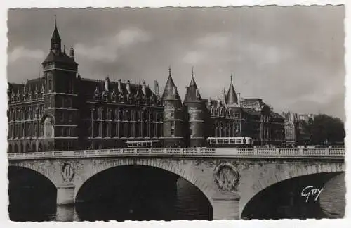 [Ansichtskarte] FRANCE - Paris  - Le Palais de Justice et la Conciergerie. 