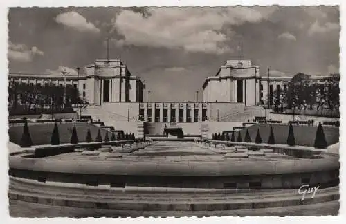 [Ansichtskarte] FRANCE - Paris  - Le  Palais de Chaillot, vu des Jardins. 