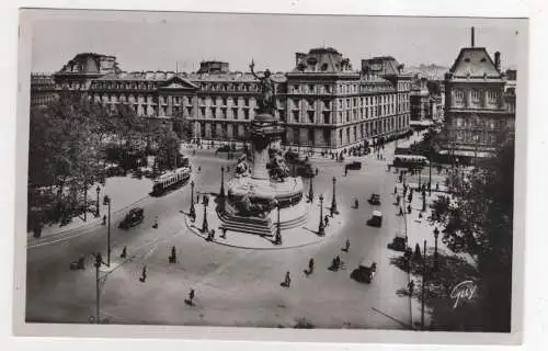 [Ansichtskarte] FRANCE - Paris - Place de la République. 