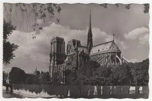 [Ansichtskarte] FRANCE -  Paris - La Cathédrale Notre-Dame. 