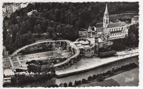 [Ansichtskarte] FRANCE -  Lourdes - La Basilique ... 