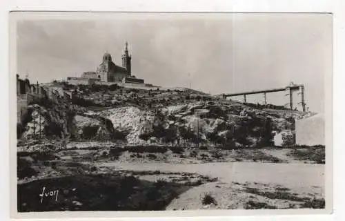 [Ansichtskarte] FRANCE -  Marseille - Notre-Dame de la Garde et l'ascenseur. 