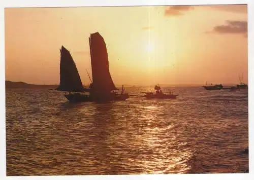 [Ansichtskarte] VIETNAM - Ha Long Bay - Sunset over the bay. 