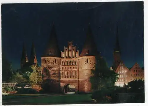 [Ansichtskarte] GERMANY - Lübeck - Holstentor bei Nacht. 