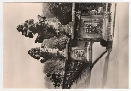 [Ansichtskarte] GERMANY - Schloß Moritzburg - Vasen auf der Balustrade der NO-Seite. 