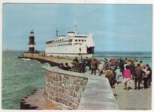 [Ansichtskarte] GERMANY - Rostock - Warnemünde - Die Warnemünde passiert die Mole. 