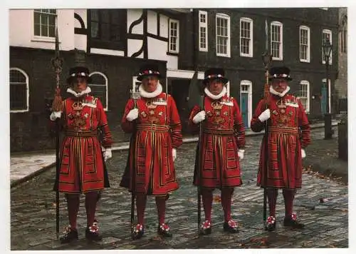 [Ansichtskarte] ENGLAND - London - Tower of London - Yeoman Warders in Ceremonial Dress. 