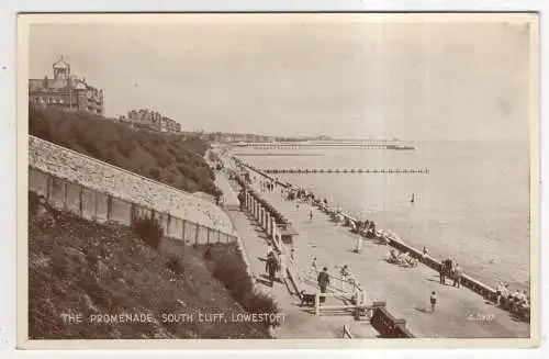 [Ansichtskarte] ENGLAND - Lowestoft - South Cliff - The Promenade. 