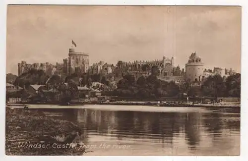 [Ansichtskarte] ENGLAND - Windsor Castle from the river. 