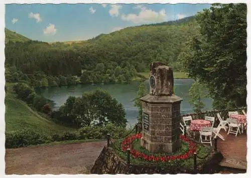 [Ansichtskarte] GERMANY - Blick vom Waldcafé auf Gemuth-von-Moltke-Denkmal und Gemündener Maar bei Daun in der Eifel. 