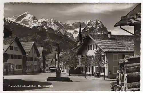 [Ansichtskarte] GERMANY - Garmisch-Partenkirchen - Florianplatz. 