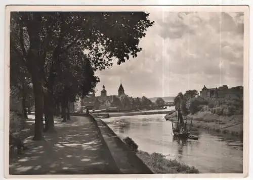 [Ansichtskarte] GERMANY - Hameln - Weserpromenade mit Blick auf die Stadt. 