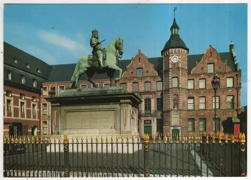 [Ansichtskarte] GERMANY - Düsseldorf am Rhein - Rathaus. 