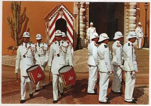 [Ansichtskarte] MONACO - La relève de la Garde des Carabiniers de S.A.S. le Prince de Monaco. 