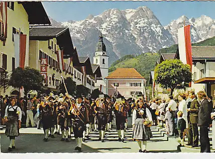 [Ansichtskarte] AUSTRIA - Kuchl bei Salzburg - Trachtengruppe. 