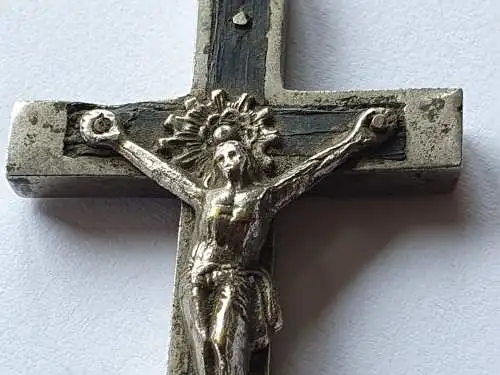 Großer, antiker Kreuz Anhänger - mit Jesus