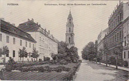 [Echtfotokarte schwarz/weiß] Potsdam. - Breitestrasse, Königl. Militär-Waisenhaus und Garnisonskirche. 