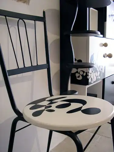 1 Paar Vintage Stühle aus Eisen und Holz, von Hand dekoriert, 45x45x80cm