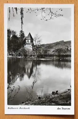 [Echtfotokarte schwarz/weiß] Vorderseite: Luftkurort Murrhardt – Am Feuersee
Rückseite: Aufn. u. Verlag Foto-Strupp, Murrhardt, Echt Foto 6. 