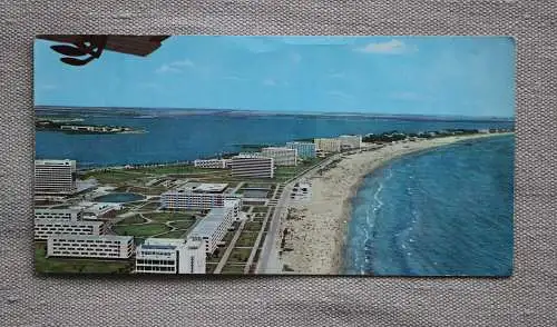 [Echtfotokarte farbig] Kartenvorderseite: kein Text, nur Foto
Kartenrückseite: MAMAIA / Lei 2 / „Arte Grafica“ / EDITURA MERIDIANE / CARTE POSTALA / 3568. 