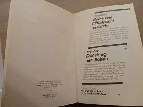 Verne, Jules
Wells, H.G: Unterwegs in die Welt von morgen:
Reise zum Mittelpunkt der Erde
Der Krieg der Welten. 