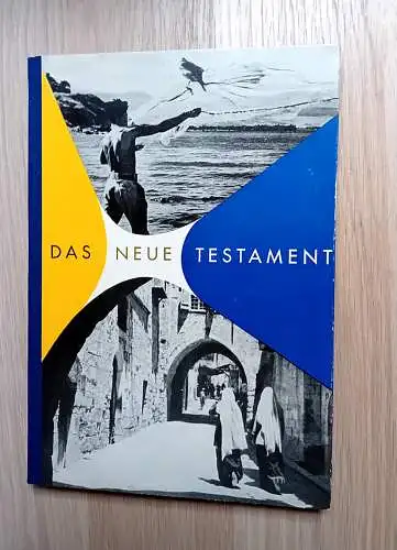 Das Neue Testament in acht Teilen von je zweiunddreissig Seiten mit über fünfhundert Illustrationen und vielen Karten. 