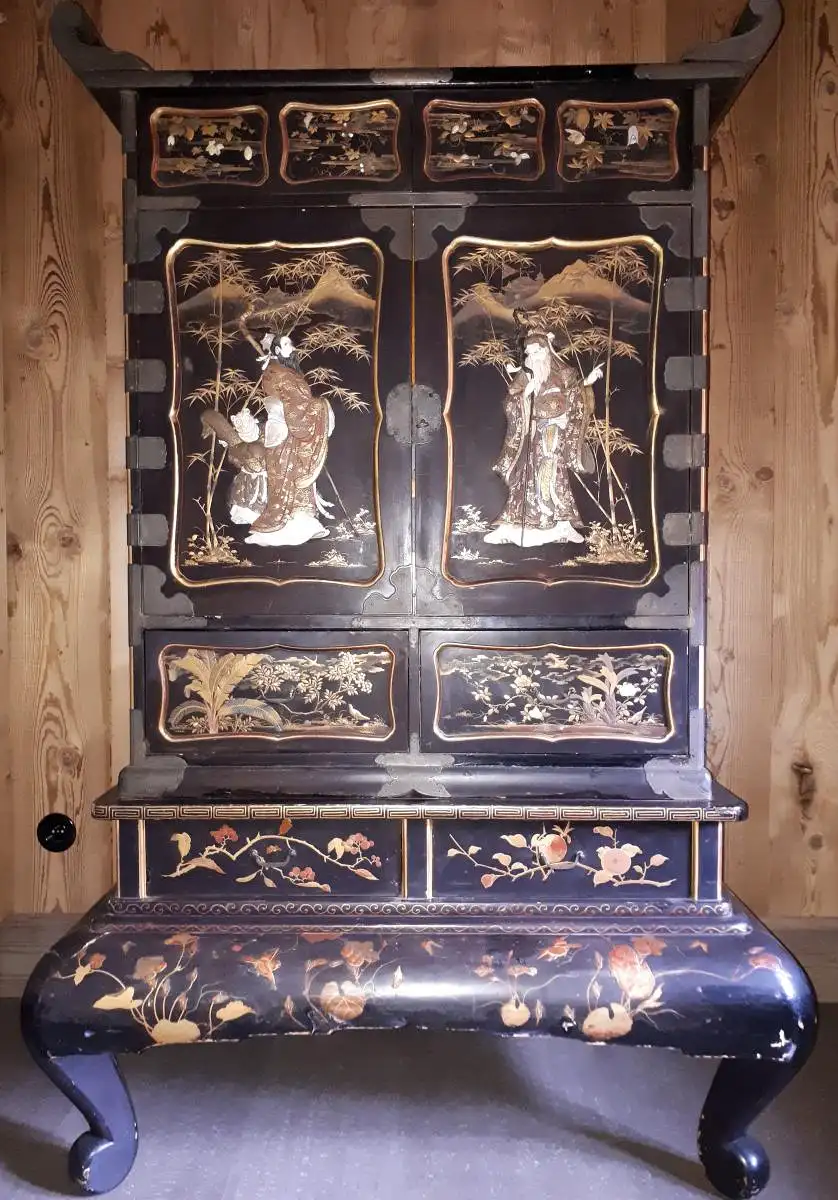 Japanese Cabinet In Lacquer And Shibayama, Japan Meiji Period