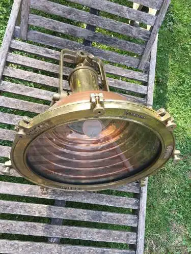 Authentische maritime Arbeitslampe / Authentic Marine Work Lamp