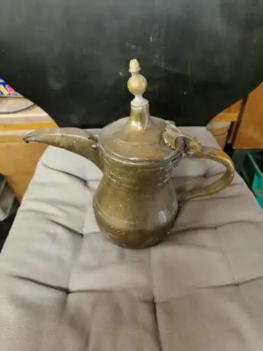 antike arabische kaffeekanne dallah messing