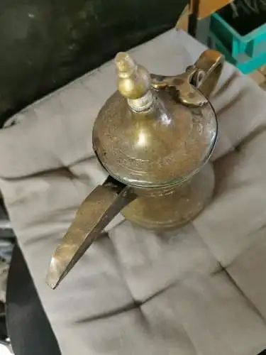 antike arabische kaffeekanne dallah messing