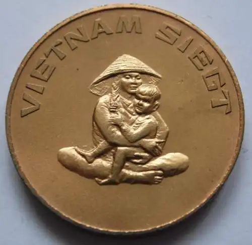 DDR Medaille Vietnam Siegt 1970