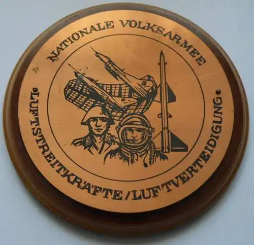 DDR Plakette NVA Nationale Volksarmee Luftstreitkräfte / Luftverteidigung