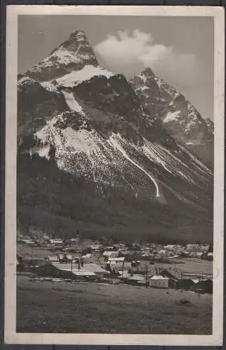 [Ansichtskarte] AK Tirol Ehrwald mit Sonnenspitze 2214 m, gelaufen. 