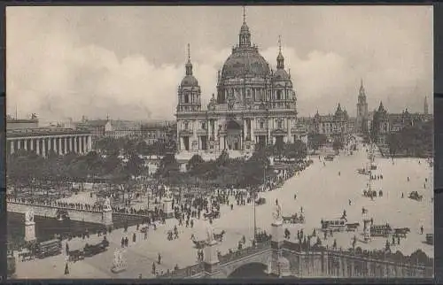 [Ansichtskarte] AK Berlin, 18 Stück, ca. Jahrhundetwende teilweise Litho, teilweise schwarz weiss Foto.
Zustand gut, siehe Bilder. 