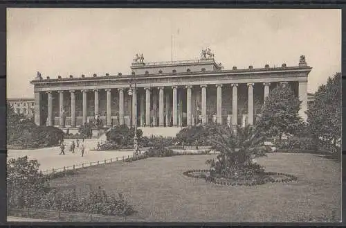 [Ansichtskarte] AK Berlin, 18 Stück, ca. Jahrhundetwende teilweise Litho, teilweise schwarz weiss Foto.
Zustand gut, siehe Bilder. 