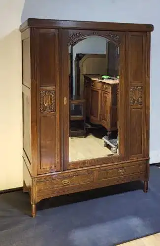 Antik  Kleiderschrank Schlafzimmer   Jugendstil    ca. 1920 Jh.