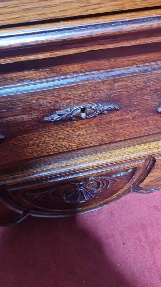 Kleiderschrank Schlafzimmerschrank  Schnitzereien Antik ca. 19 Jh. 1