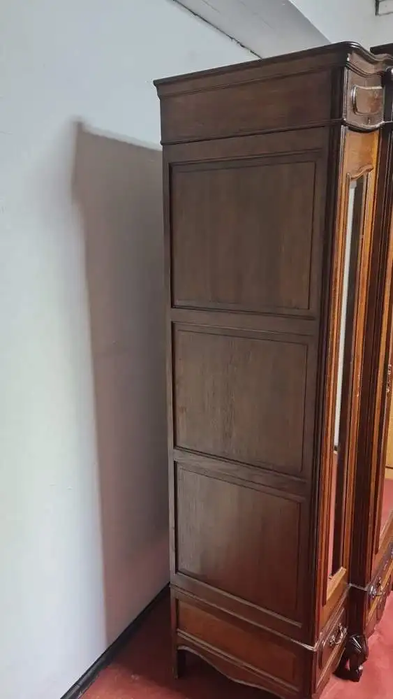 Kleiderschrank Schlafzimmerschrank  Schnitzereien Antik ca. 19 Jh. 15