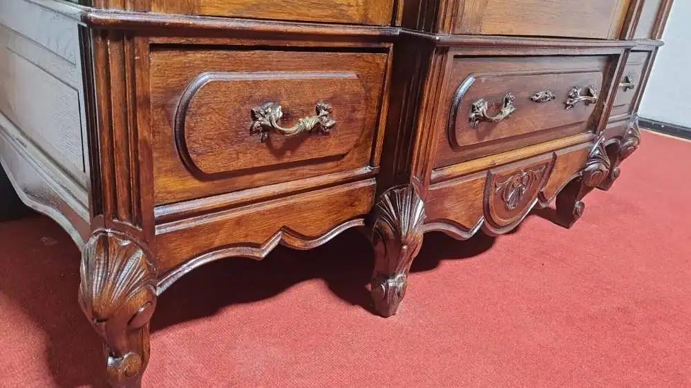 Kleiderschrank Schlafzimmerschrank  Schnitzereien Antik ca. 19 Jh. 3