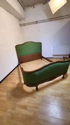 Französisches Antikes Polsterbett King Size ca.  1900 Jh.