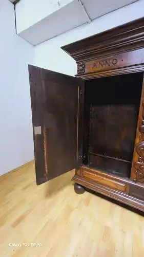 Antik Deutscher Barrock Schrank Kleiderschrank Wäscheschrank  Anno 1731  Jh.