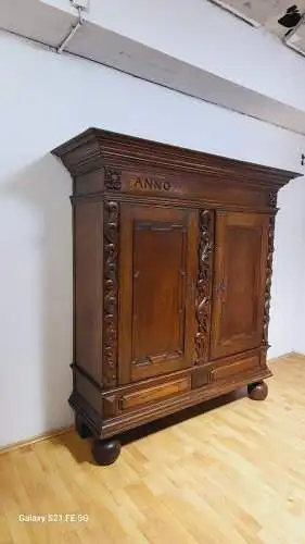 Antik Deutscher Barrock Schrank Kleiderschrank Wäscheschrank  Anno 1731  Jh.