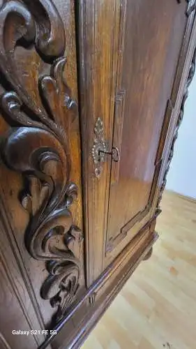 Antik Deutscher Barrock Schrank Kleiderschrank Wäscheschrank  Anno 1731  Jh.