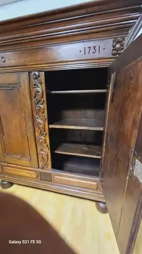 Antik Deutscher Barrock Schrank Kleiderschrank Wäscheschrank  Anno 1731  Jh.