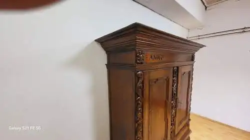 Antik Deutscher Barrock Schrank Kleiderschrank Wäscheschrank  Anno 1731  Jh.