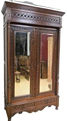 Kleiderschrank Schlafzimmerschrank  Schnitzereien Antik ca. 19 Jh.