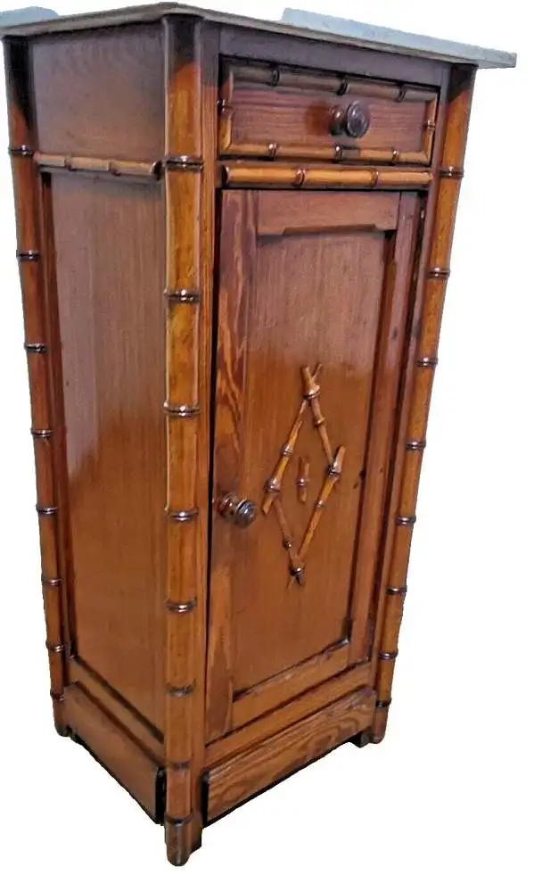 Französischer Jugendstil Nachttisch oder Nachttisch aus Kiefernholz , Kunstbambu 1