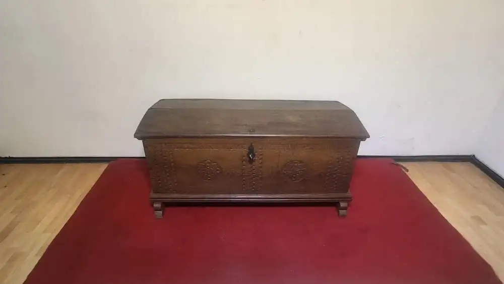 Truhe antik Anno 1729 Orginal 3