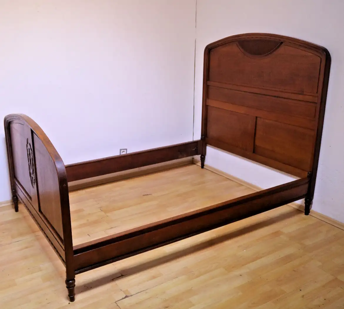 Antikes Bett  ca.  1900 Jh. 0