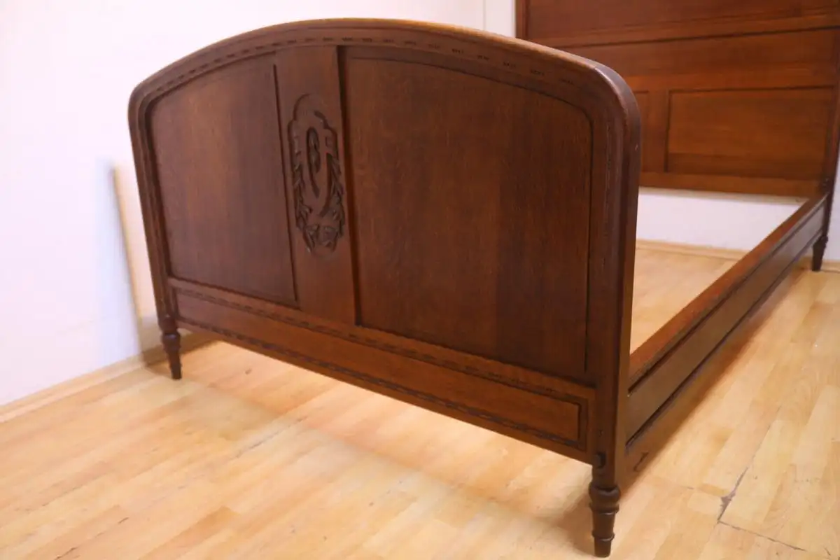 Antikes Bett  ca.  1900 Jh. 1